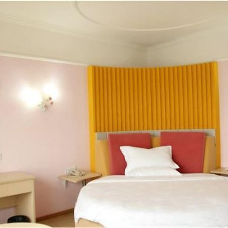 Constellation Theme Hotel - Zhuhai Extérieur photo